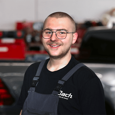 Leon Grösser (Auszubildender Kfz-Mechatroniker) - Autohaus Bach GmbH & Co. KG