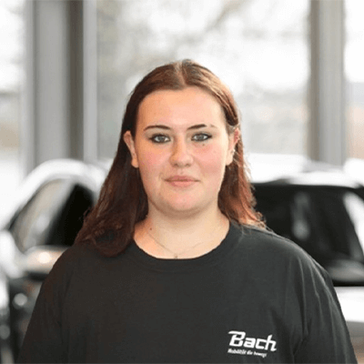 Tabea Schönle (Auszubildende KFZ-Mechatronikerin) - Autohaus Bach GmbH & Co. KG